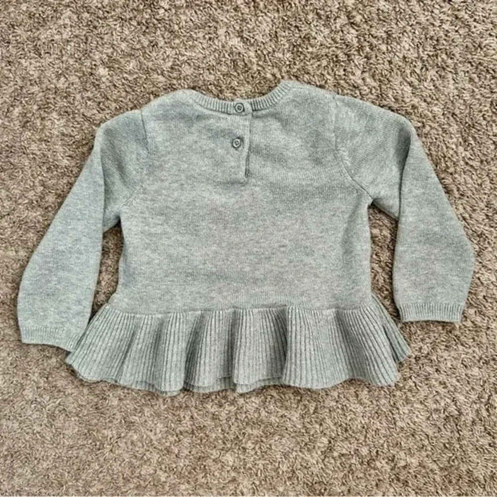 babyGap I Girls Gray Heart Peplum Sweater I‎ Size 18-24 Months I EUC